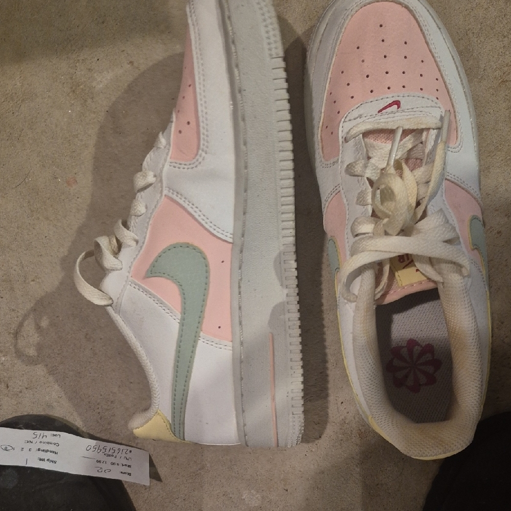 Nike Air Force 1 Pink and Cream Sneakers - Picture 3 of 4